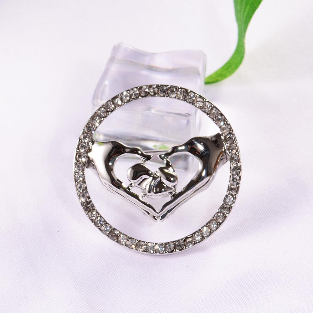 Брошка для медицинских работников серебряный